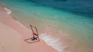 10 Pantai Di Indonesia yang Mendunia